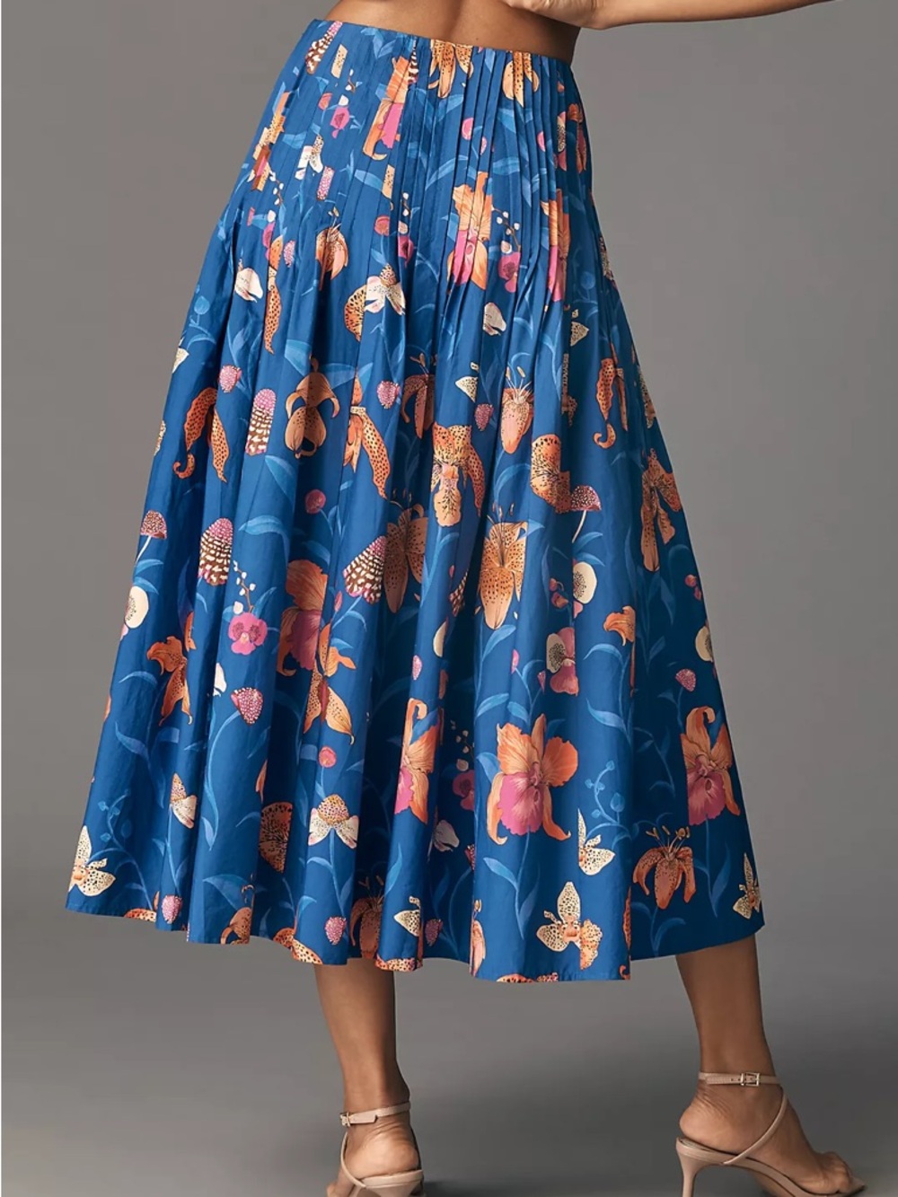 FARM Rio Blue Floral Pintuck Midi Skirt Size Medium NWT - Picture 3 of 16